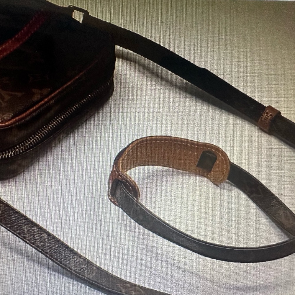 Louis Vuitton Vintage Danube Monogram Shoulder or Crossbody Bag Unisex - Picture 15 of 15